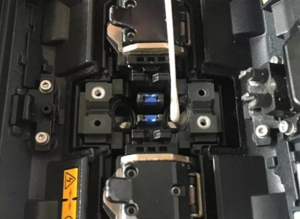 Maintenance skills of optical fiber fusion splicer